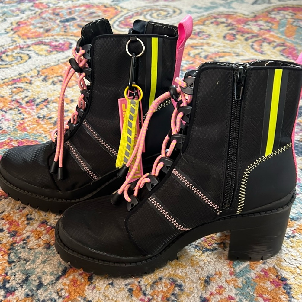 Women’s Steve Madden Boots Size 9